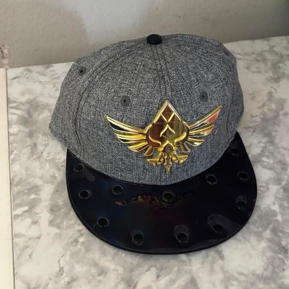 Zelda Men's flat bill hat with gold emblem, grey black Nintendo